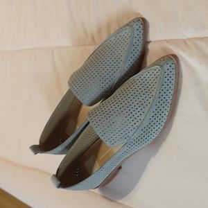 Dolce Vita Women's Kong Smoke Perf Real Suede 9 M US more like 8.5